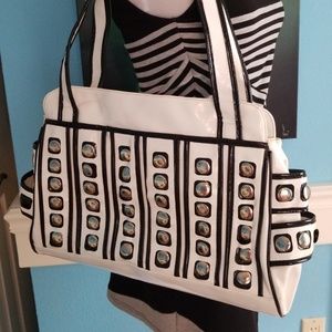 White and black purse tote bag